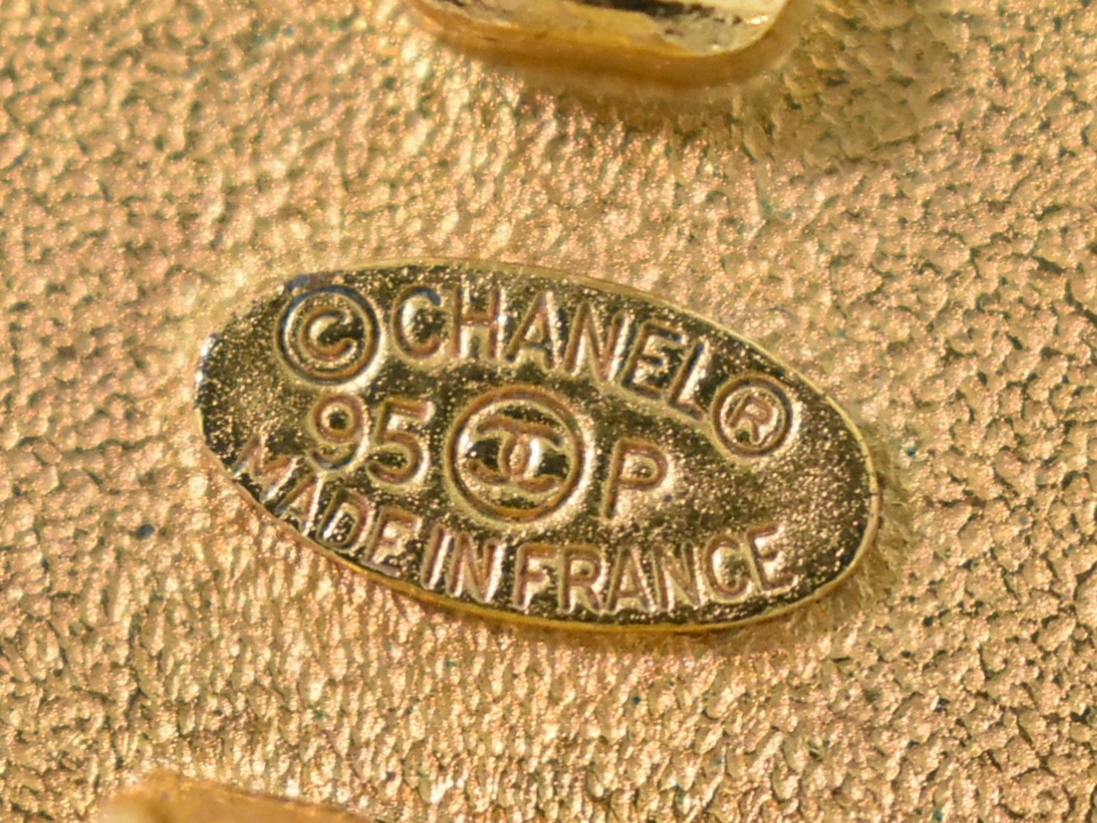 Chanel Chanel CC Hoop Clip-On Crystal Embellished Metal Size ONE SIZE - 4 Thumbnail