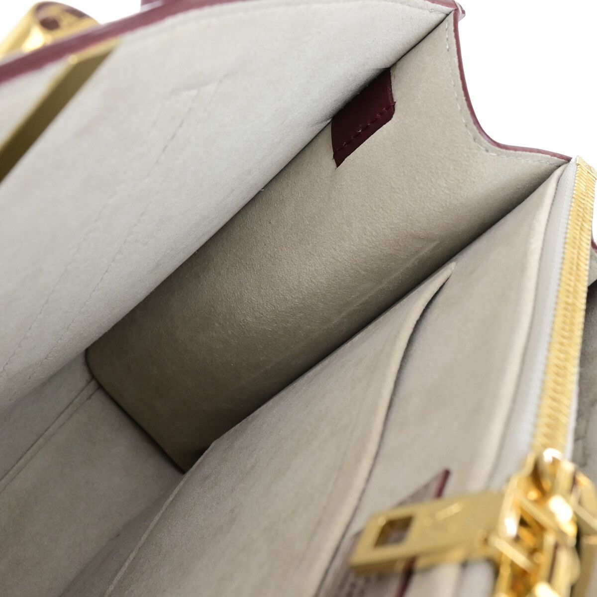 Louis Vuitton Louis Vuitton Very Tote Monogram Leather Size ONE SIZE - 12 Thumbnail