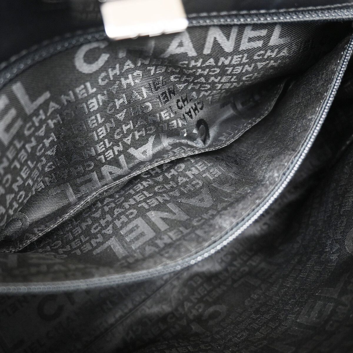 Chanel Chanel Reissue 2.55 Tote Quilted Calfskin Size ONE SIZE - 14 Thumbnail