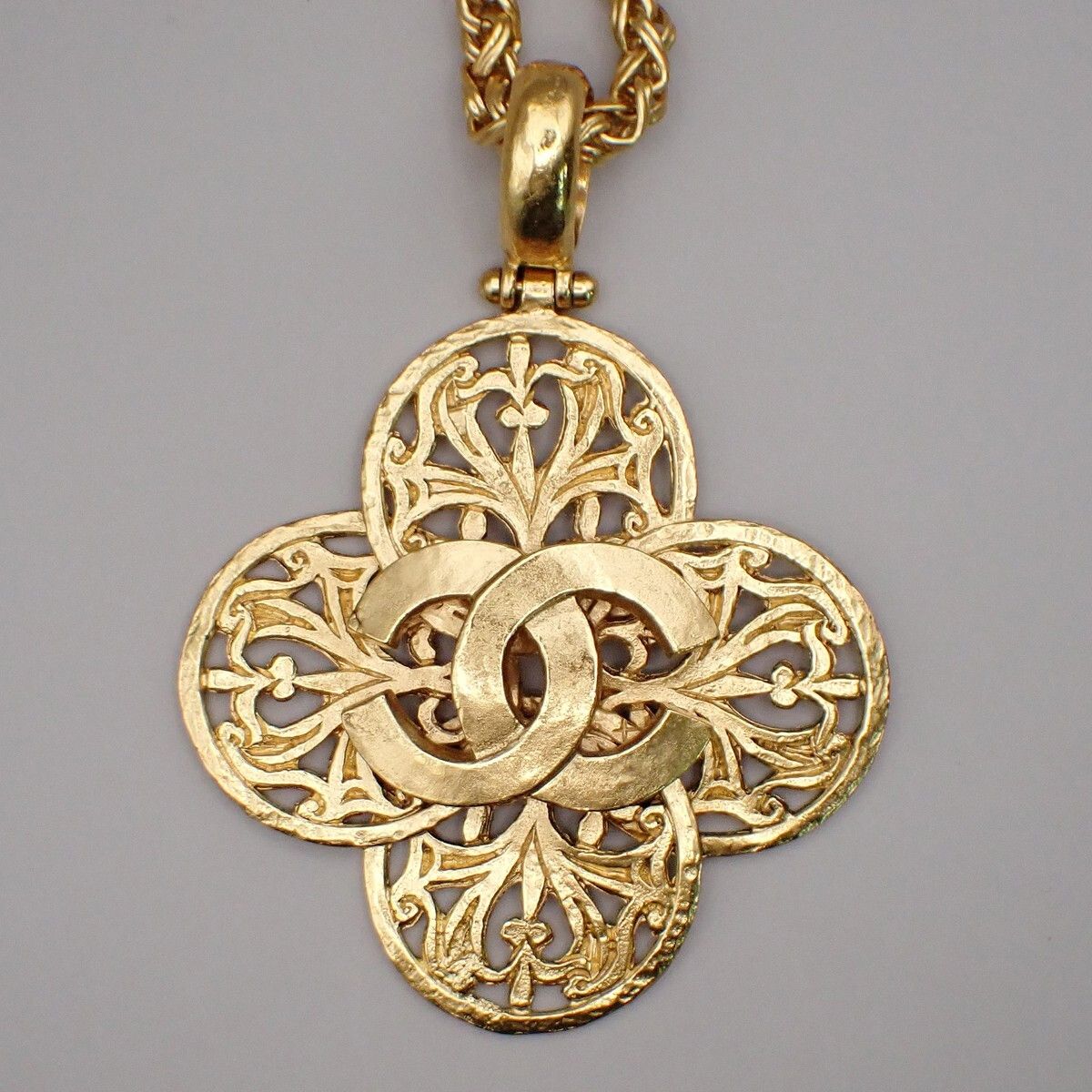 Chanel Chanel Logo CC Gold-plated Size ONE SIZE - 2 Thumbnail
