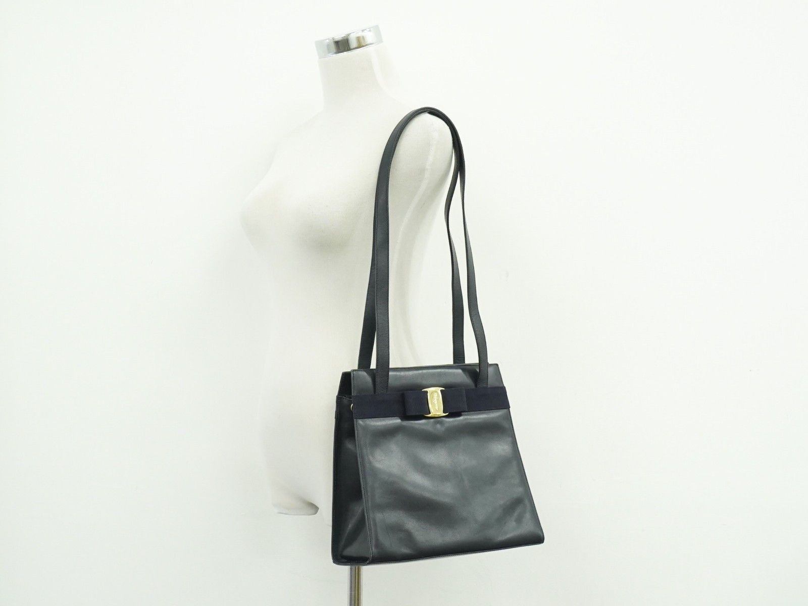Salvatore Ferragamo Salvatore Ferragamo Vara shoulder Bag Leather Size ONE SIZE - 10 Thumbnail