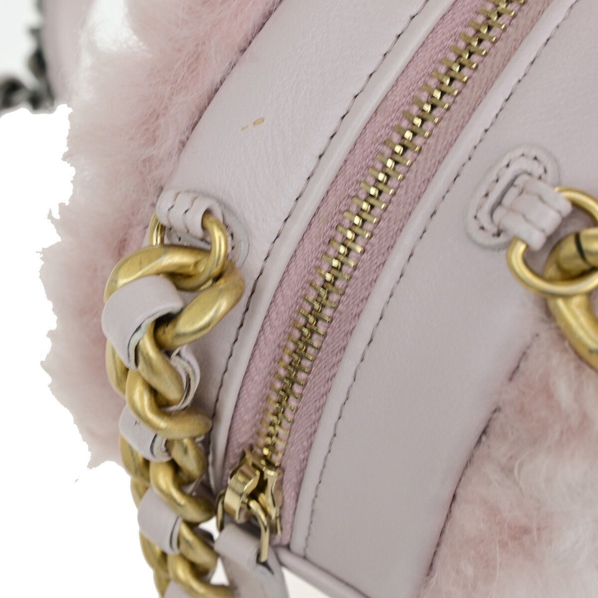 Chanel Chanel 19 Round Clutch with Chain Quilted Shearling Size ONE SIZE - 13 Thumbnail