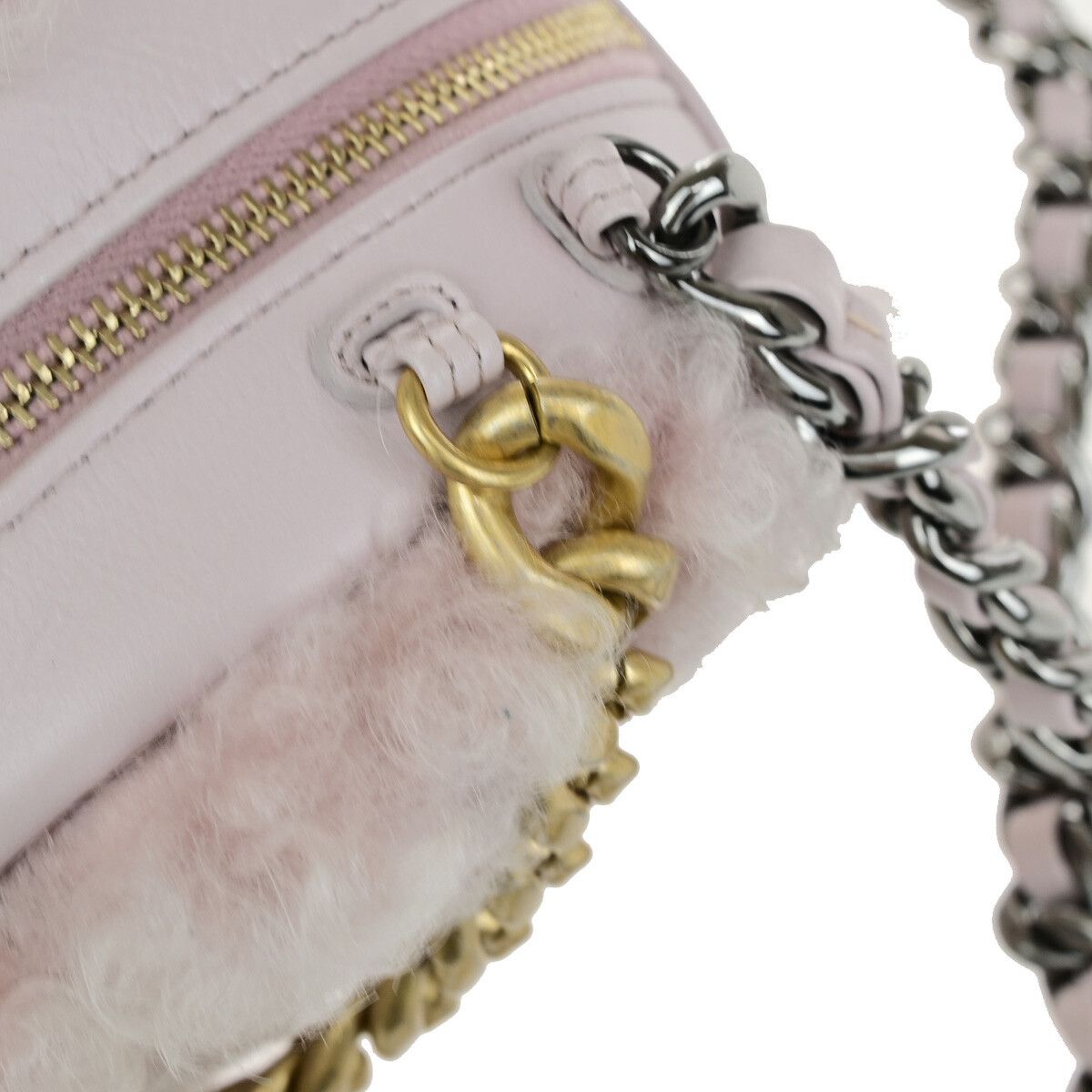 Chanel Chanel 19 Round Clutch with Chain Quilted Shearling Size ONE SIZE - 19 Thumbnail