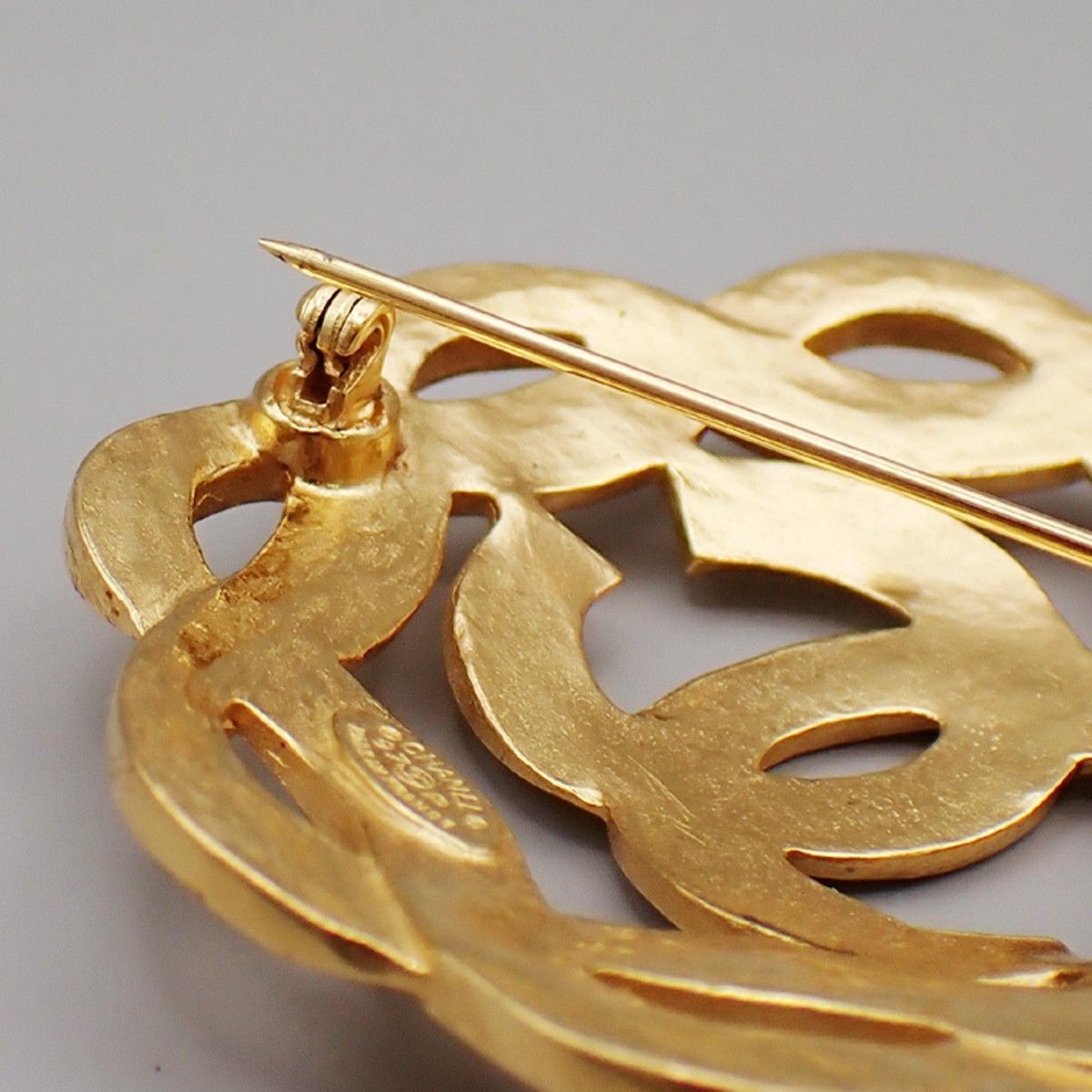 Chanel Chanel Vintage CC Logo Brooch Metal Size ONE SIZE - 7 Thumbnail