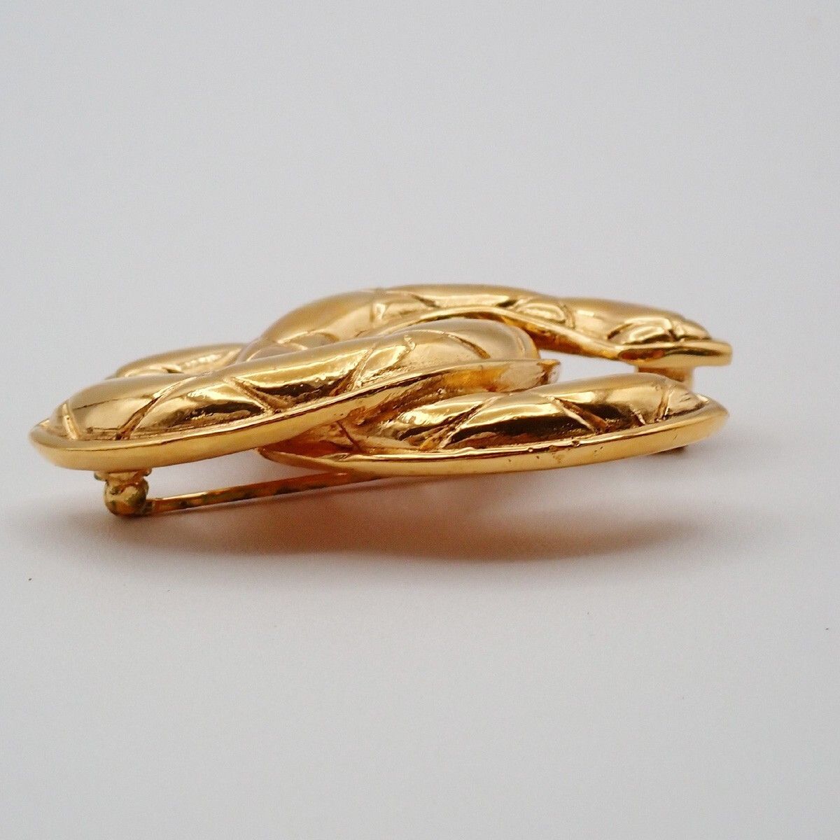 Chanel Chanel Vintage Quilted CC Brooch Metal Size ONE SIZE - 4 Thumbnail