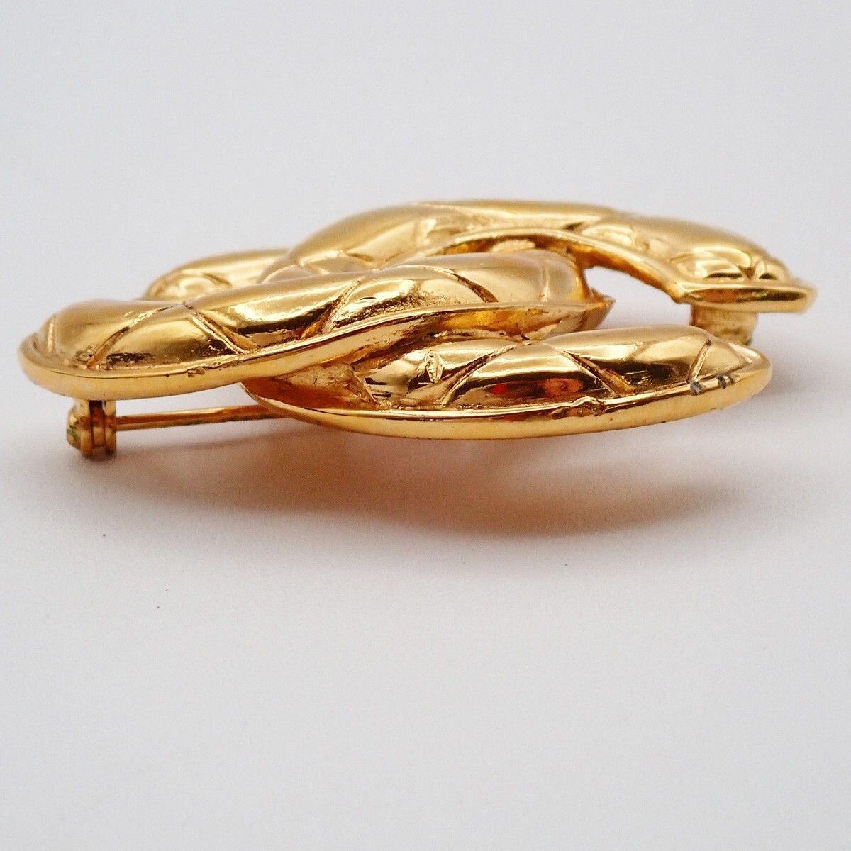 Chanel Chanel Vintage Quilted CC Brooch Metal Size ONE SIZE - 3 Thumbnail