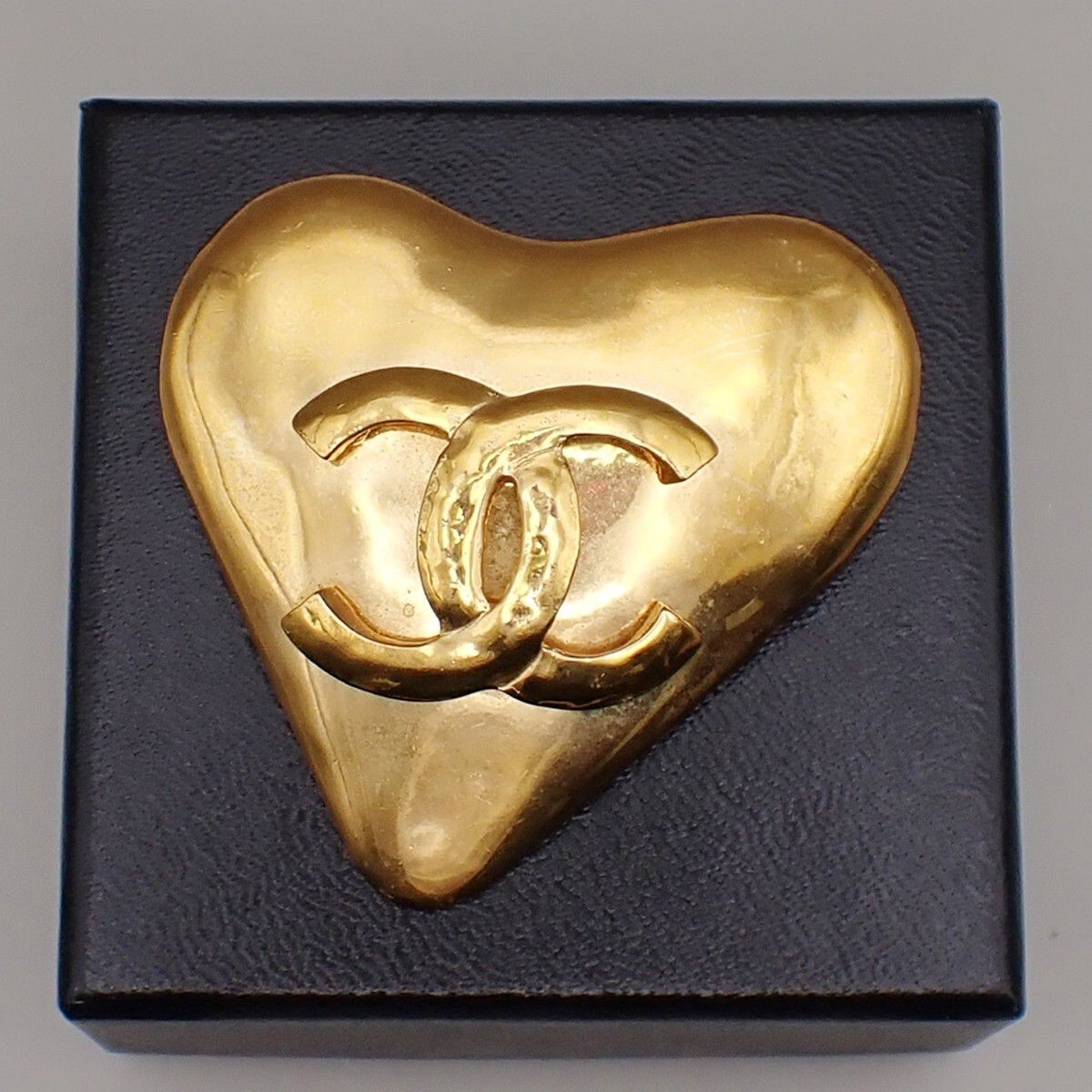 Chanel Chanel Vintage CC Heart Brooch Metal Size ONE SIZE - 9 Thumbnail