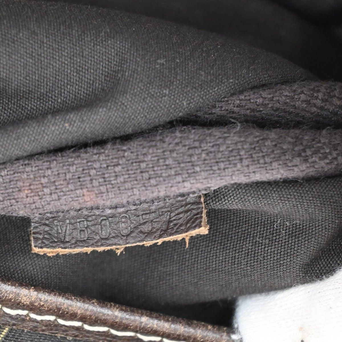 Louis Vuitton Louis Vuitton Saumur Handbag Mini Lin Size ONE SIZE - 7 Thumbnail