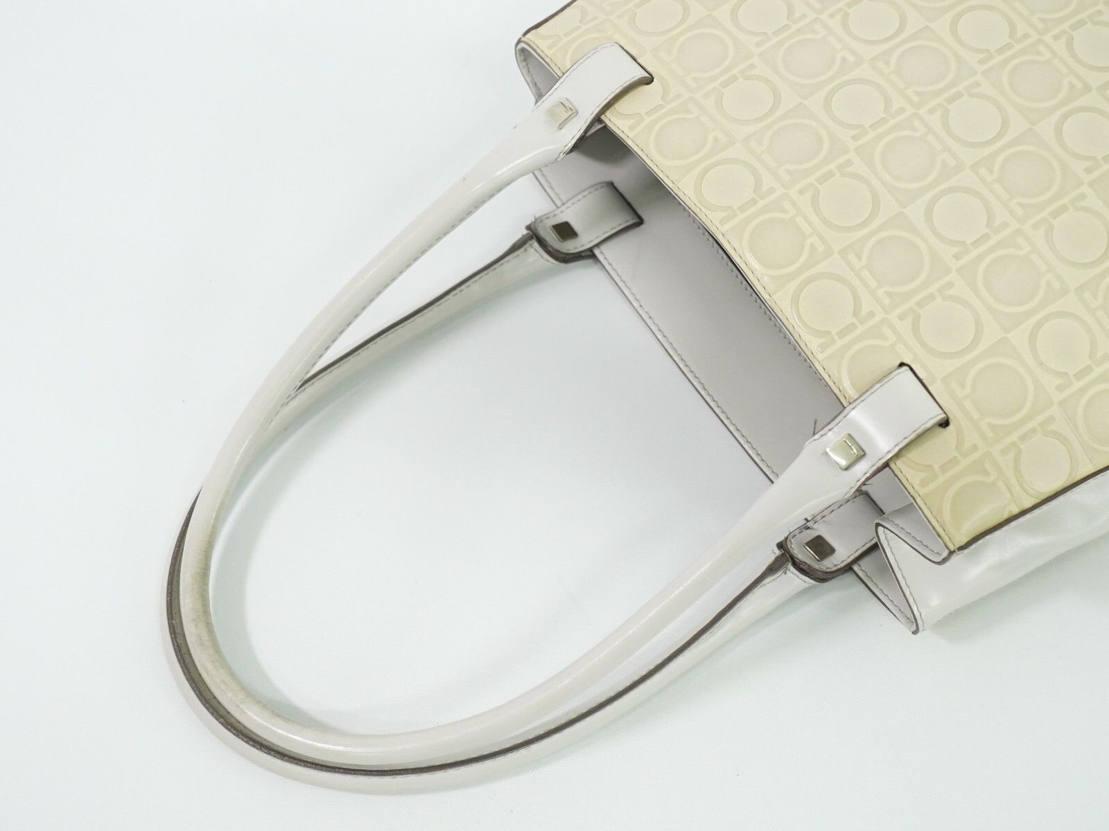 Salvatore Ferragamo Salvatore Ferragamo Gancini Shoulder Bag Leather Size ONE SIZE - 5 Thumbnail