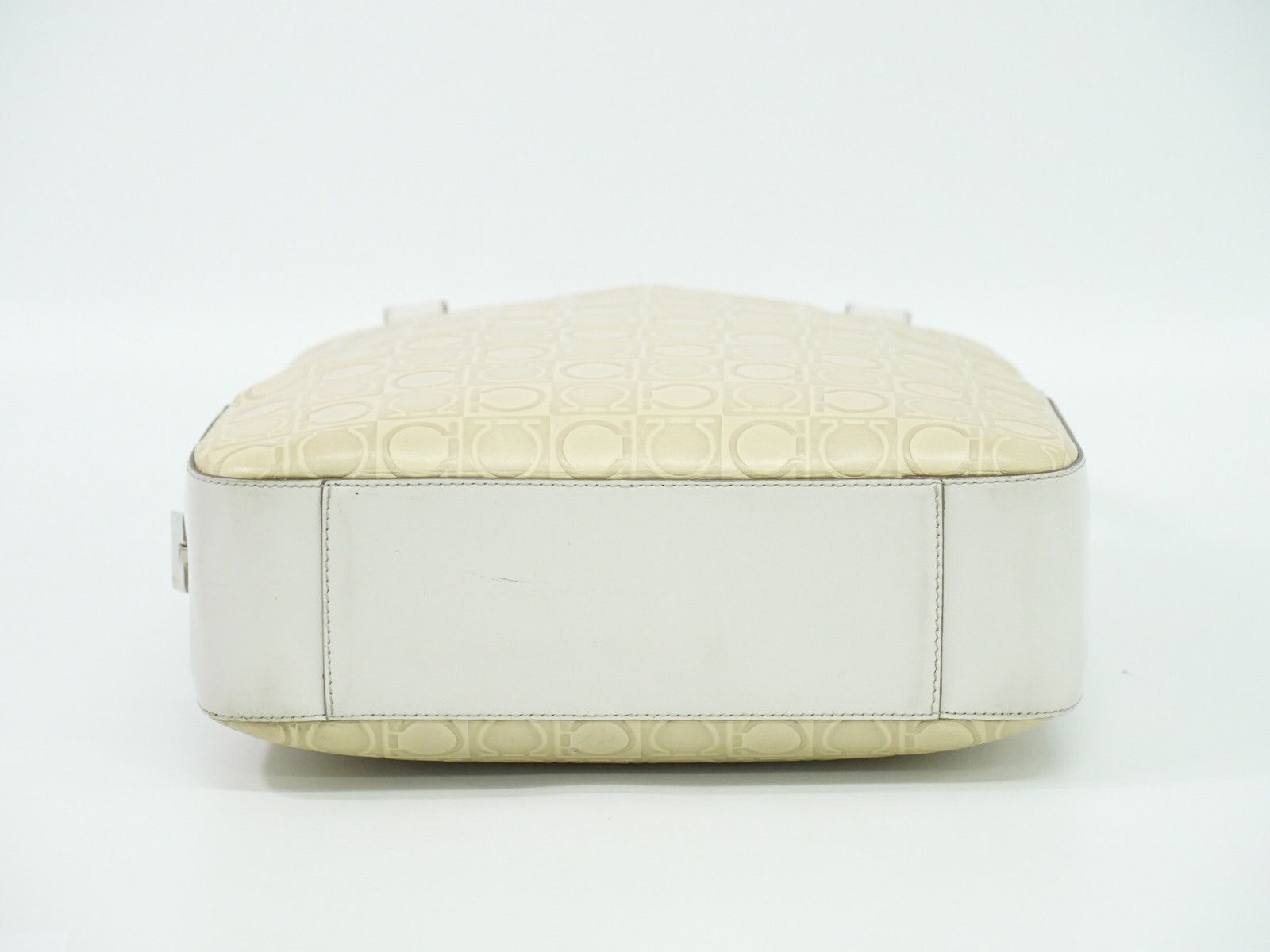 Salvatore Ferragamo Salvatore Ferragamo Gancini Shoulder Bag Leather Size ONE SIZE - 6 Thumbnail