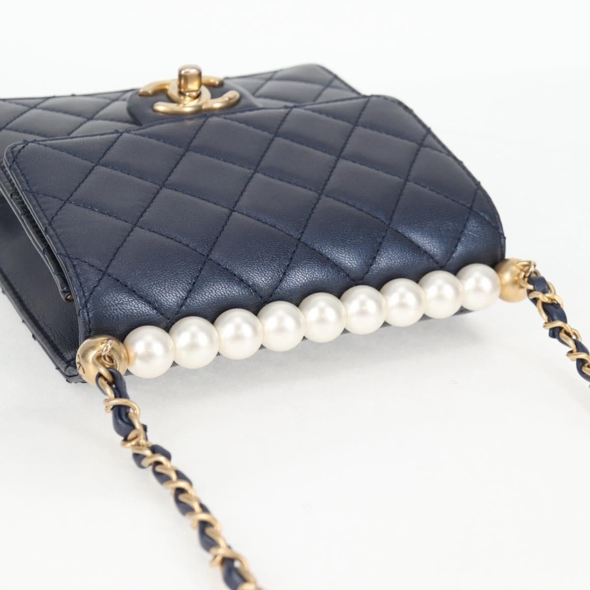 Chanel Chanel Chic Pearls Flap Bag Quilted Lambskin Size ONE SIZE - 16 Thumbnail