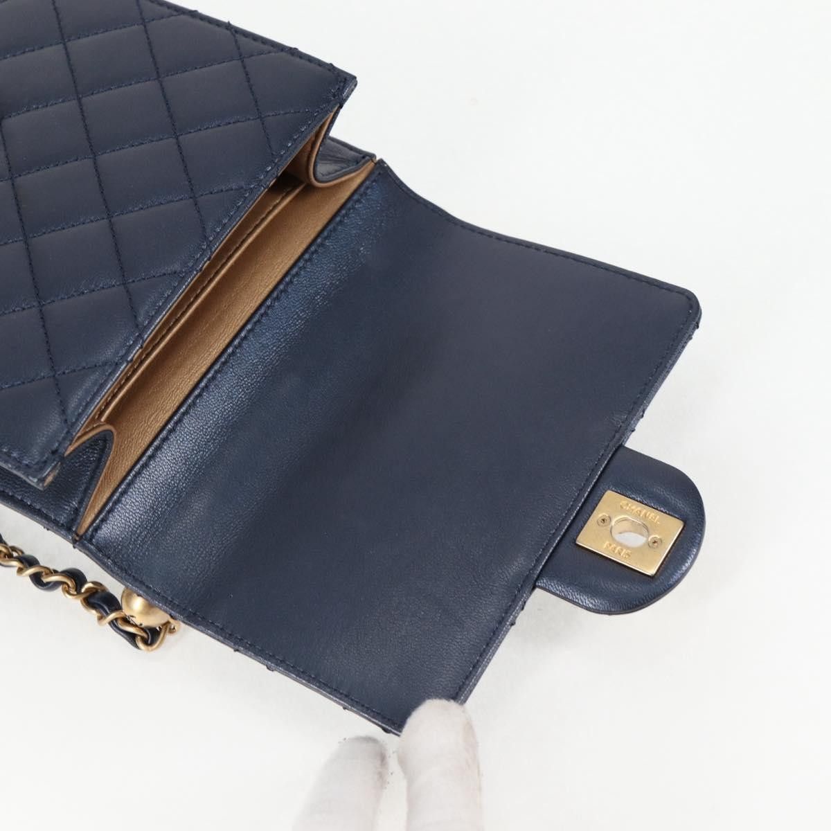 Chanel Chanel Chic Pearls Flap Bag Quilted Lambskin Size ONE SIZE - 20 Thumbnail