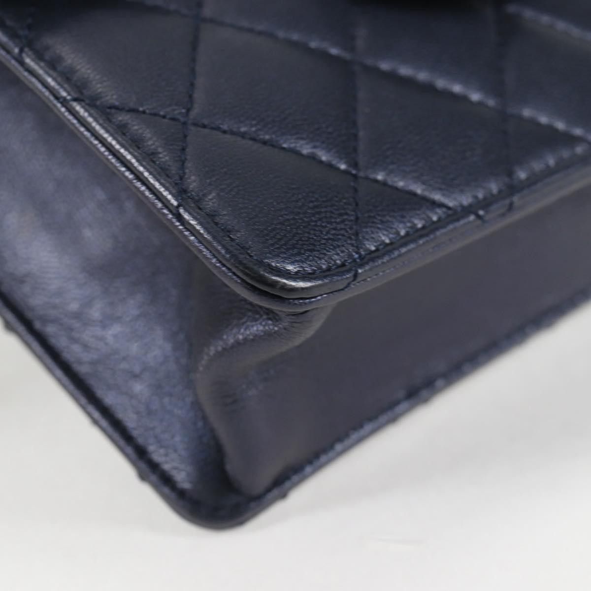 Chanel Chanel Chic Pearls Flap Bag Quilted Lambskin Size ONE SIZE - 11 Thumbnail