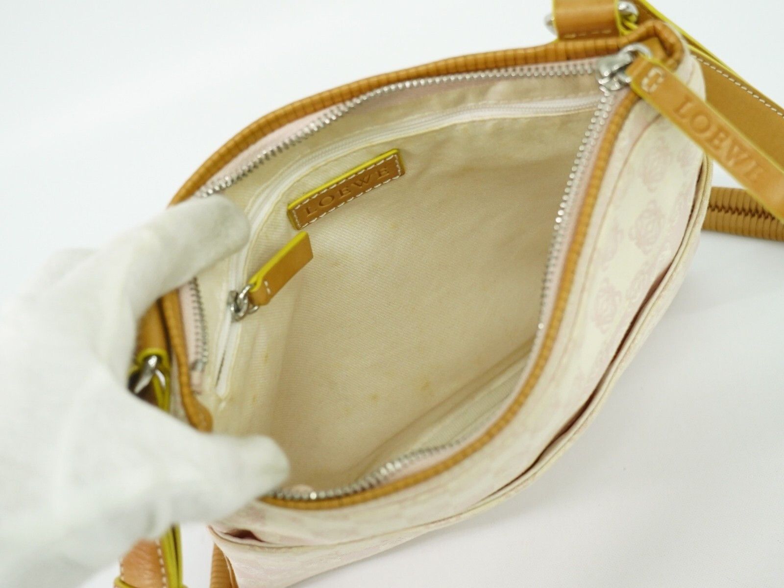 Loewe Loewe Anagram Shoulder Bag Canvas Size ONE SIZE - 3 Thumbnail
