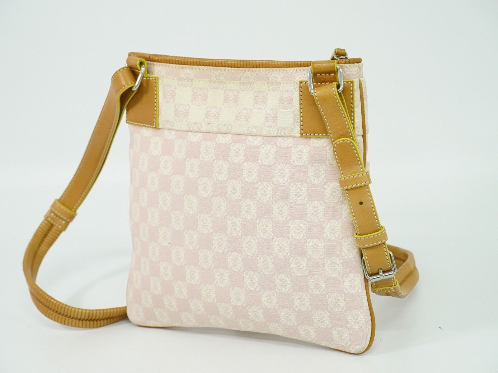 Loewe Loewe Anagram Shoulder Bag Canvas Size ONE SIZE - 2 Thumbnail