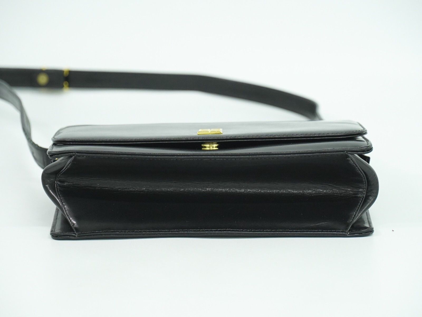 Givenchy Givenchy 4G shoulder Bag Leather Size ONE SIZE - 6 Thumbnail
