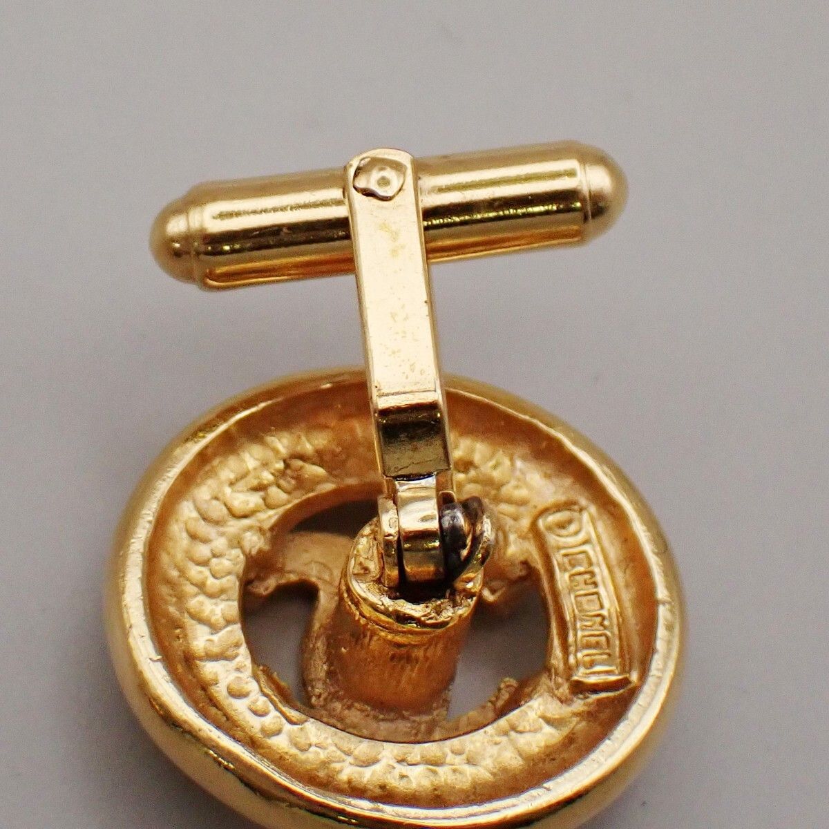 Chanel Chanel Vintage Logo Round Cufflinks Plated Gold Size ONE SIZE - 8 Thumbnail