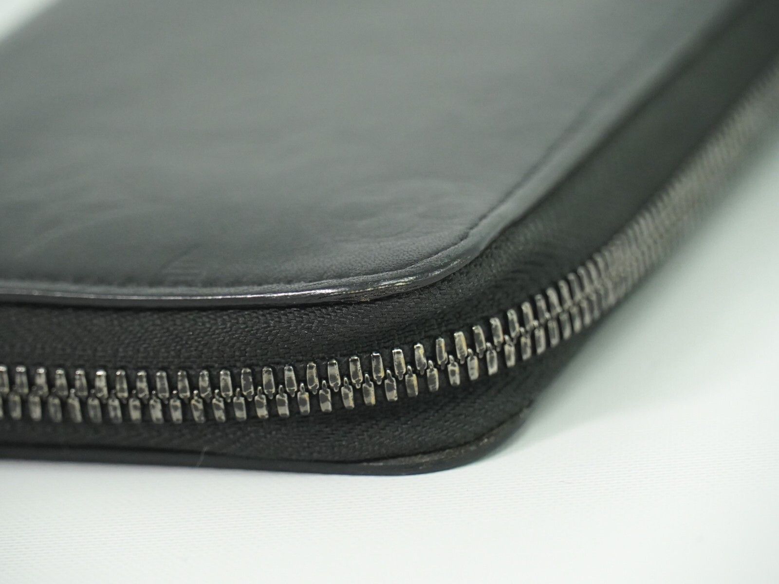 Louis Vuitton Louis Vuitton Zippy Wallet Vertical Monogram Shadow Leather Size ONE SIZE - 8 Thumbnail