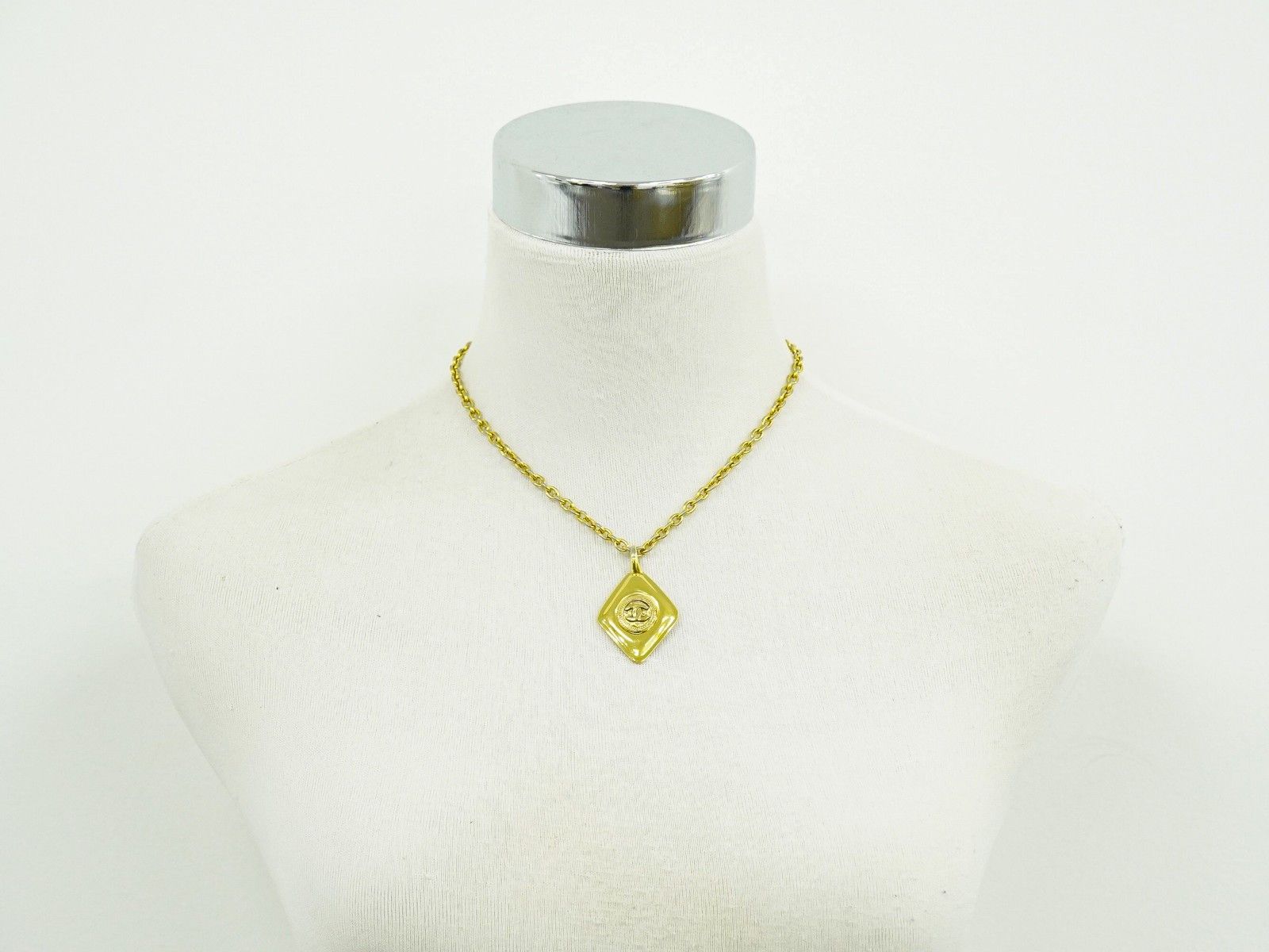 Chanel Chanel Vintage CC Pendent Necklace Plated Metal Size ONE SIZE - 5 Thumbnail