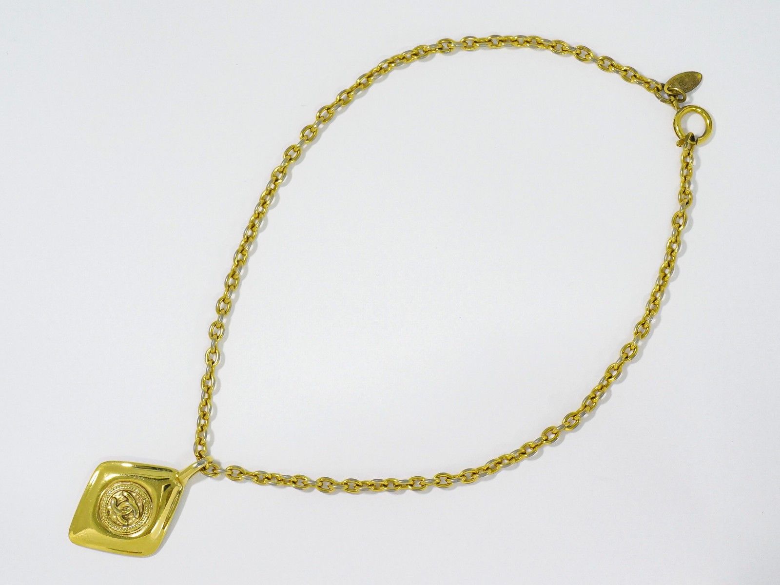 Chanel Chanel Vintage CC Pendent Necklace Plated Metal Size ONE SIZE - 2 Thumbnail