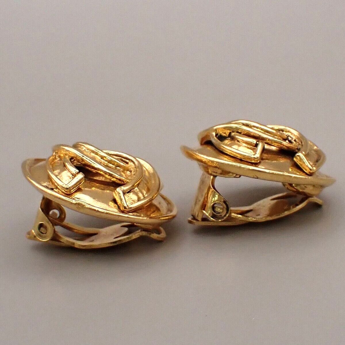 Chanel Chanel Vintage Round CC Clip-On Earrings Metal Size ONE SIZE - 4 Thumbnail