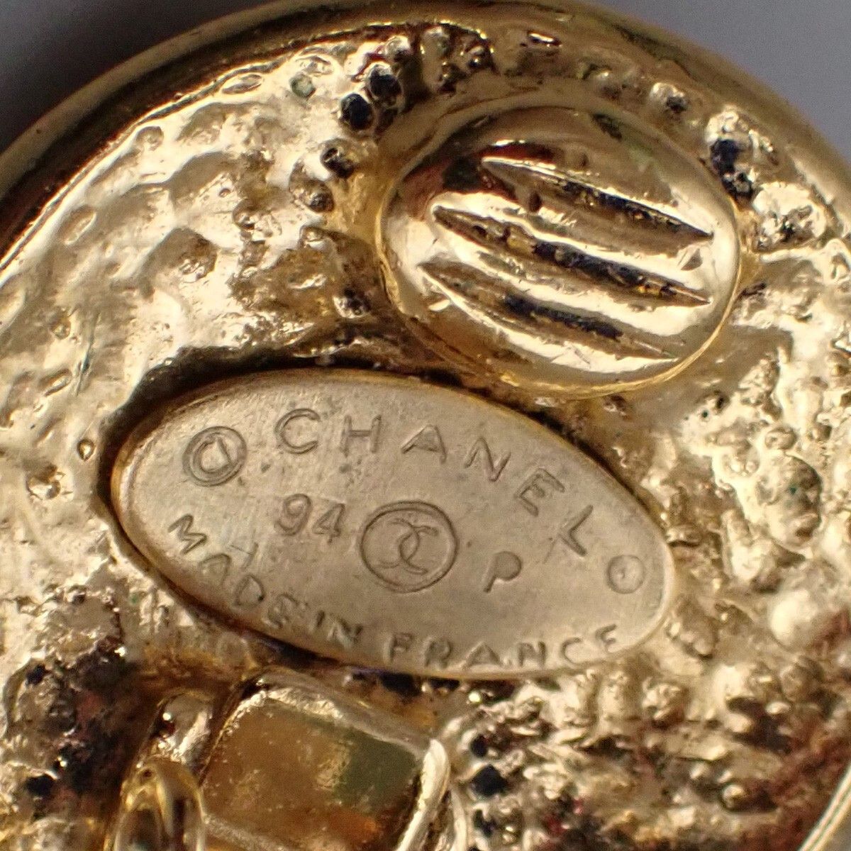 Chanel Chanel Vintage Round CC Clip-On Earrings Metal Size ONE SIZE - 6 Thumbnail
