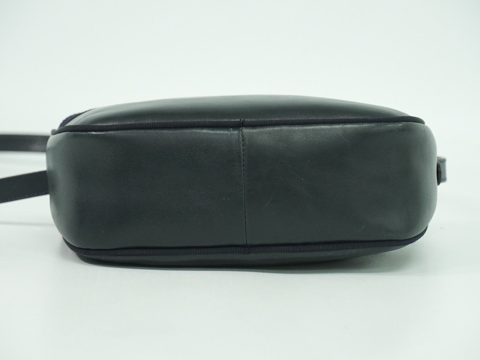 Salvatore Ferragamo Salvatore Ferragamo Vala Shoulder Bag Leather Size ONE SIZE - 6 Thumbnail