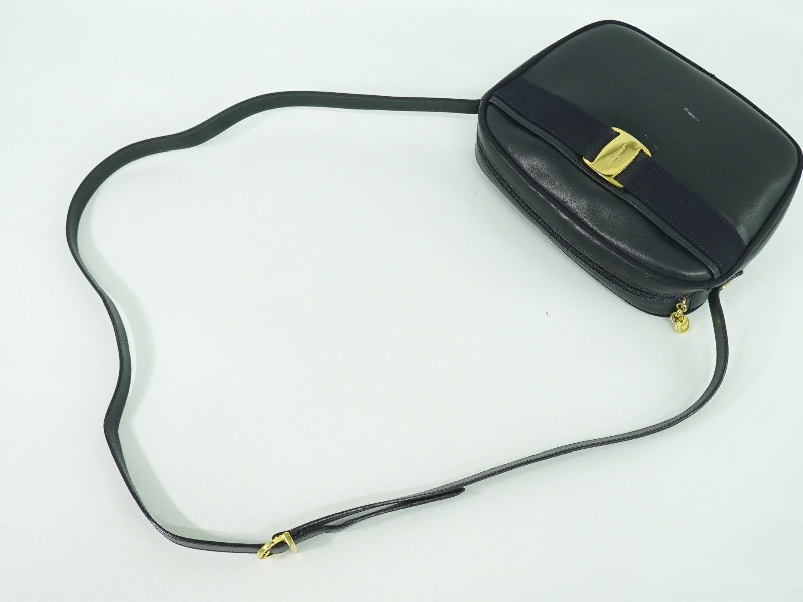 Salvatore Ferragamo Salvatore Ferragamo Vala Shoulder Bag Leather Size ONE SIZE - 5 Thumbnail