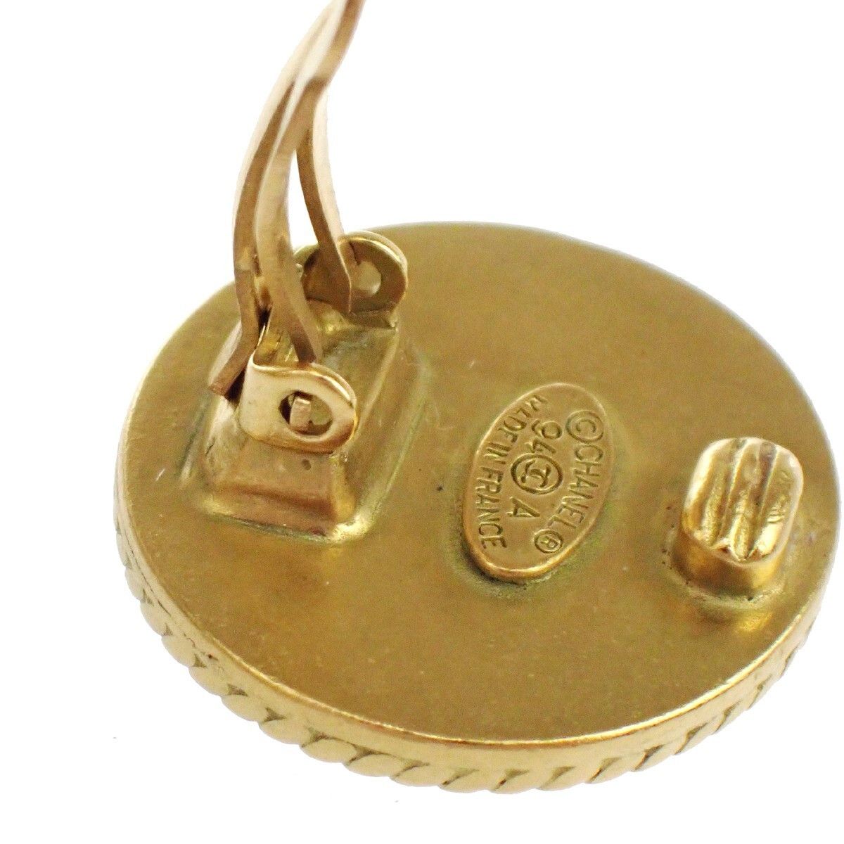 Chanel Chanel Vintage CC Round Button Clip-On Earrings Metal Size ONE SIZE - 9 Thumbnail