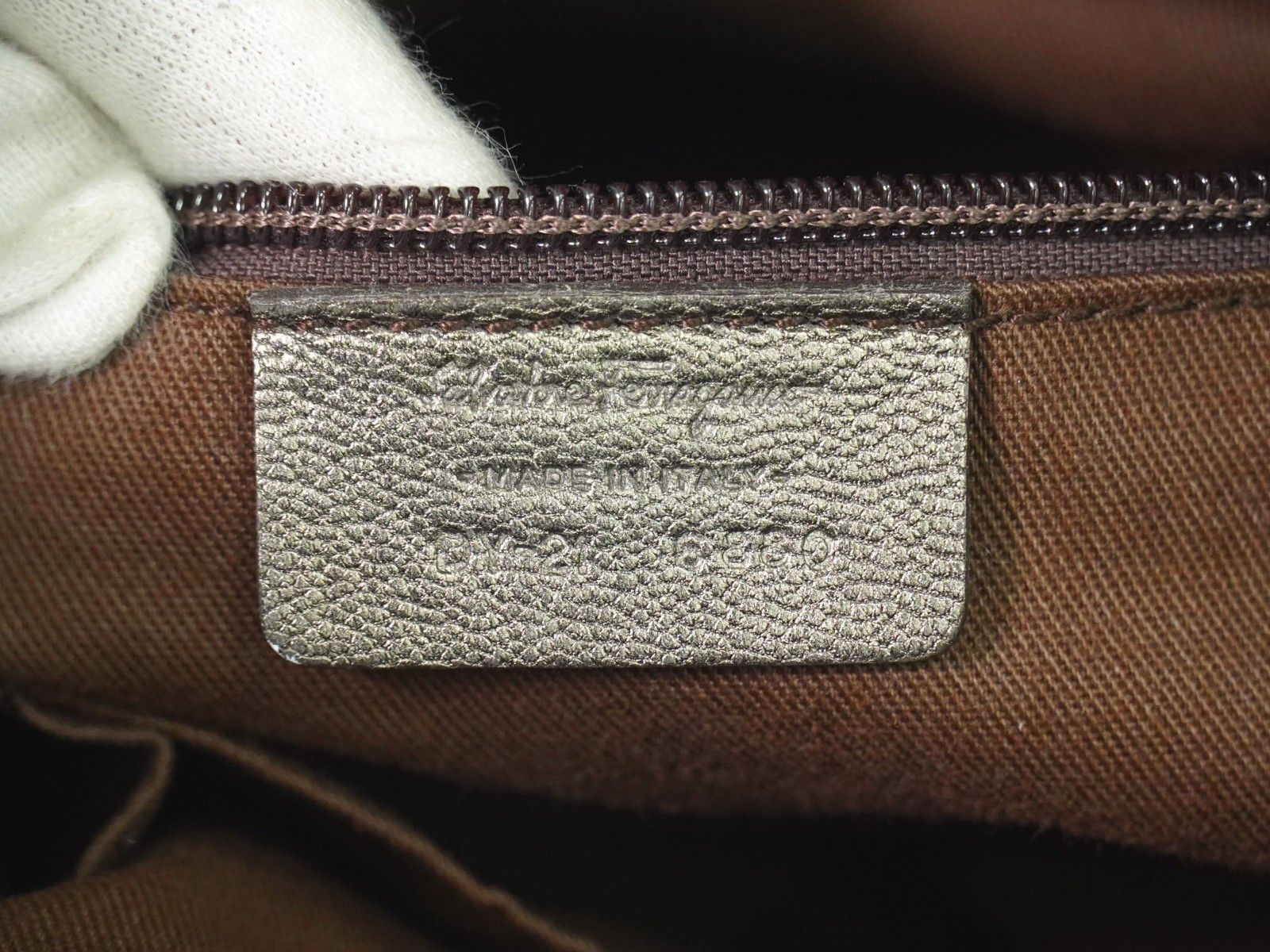 Salvatore Ferragamo Salvatore Ferragamo Gancini Buckle Shoulder Bag Leather Size ONE SIZE - 4 Thumbnail