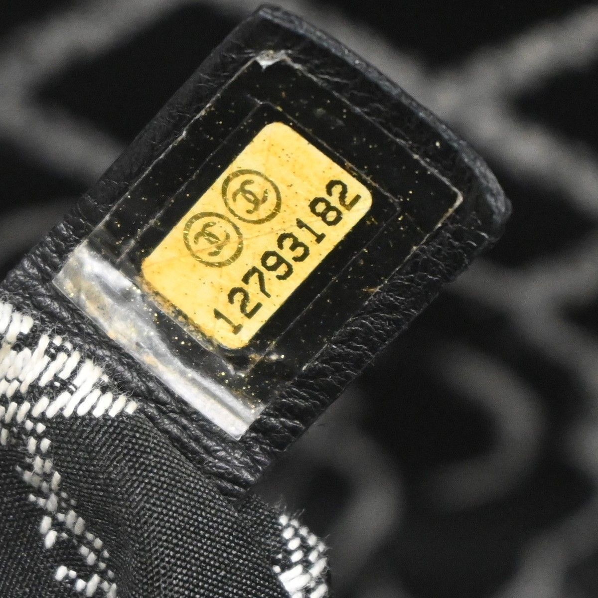 Chanel Chanel Essential 31 Rue Cambon Shopping Tote Leather Size ONE SIZE - 6 Thumbnail