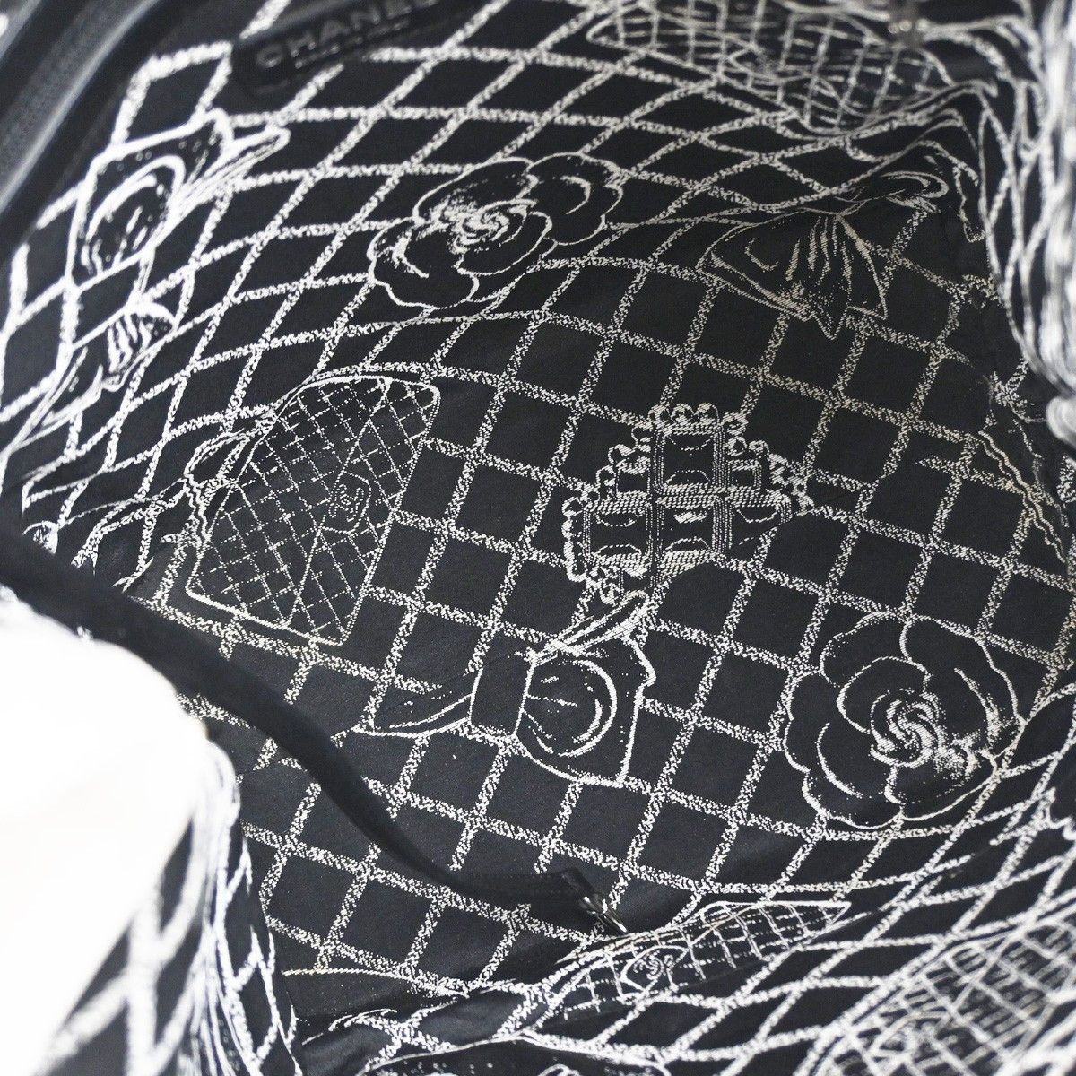 Chanel Chanel Essential 31 Rue Cambon Shopping Tote Leather Size ONE SIZE - 5 Thumbnail