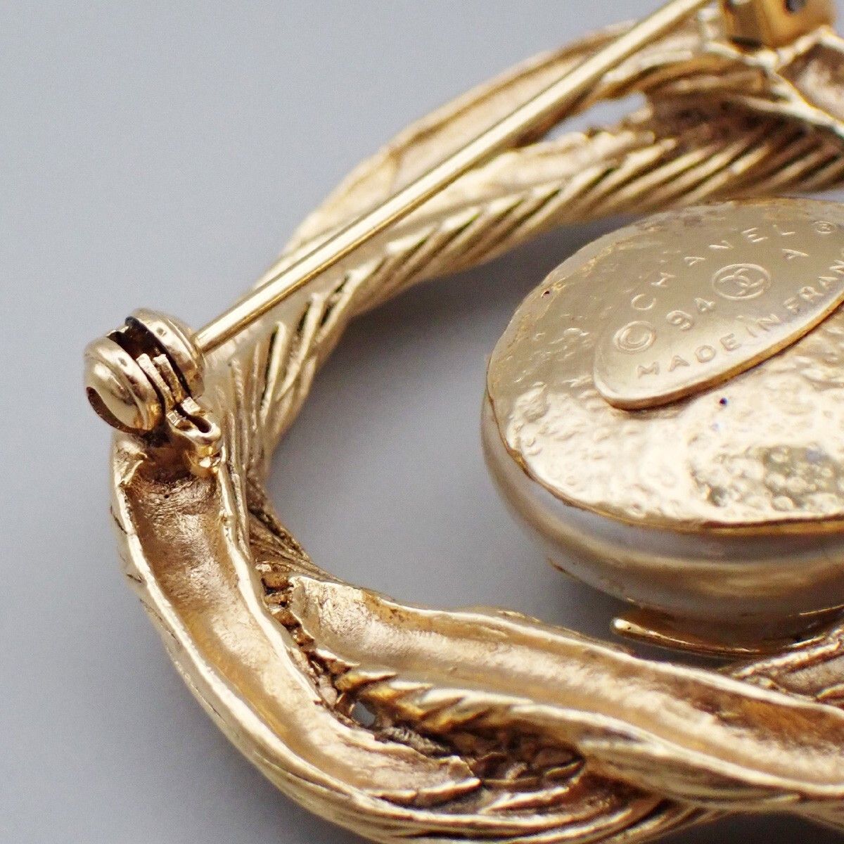 Chanel Chanel Vintage CC Logo Imitation Pearl Brooch Gold-Plated Size ONE SIZE - 8 Thumbnail