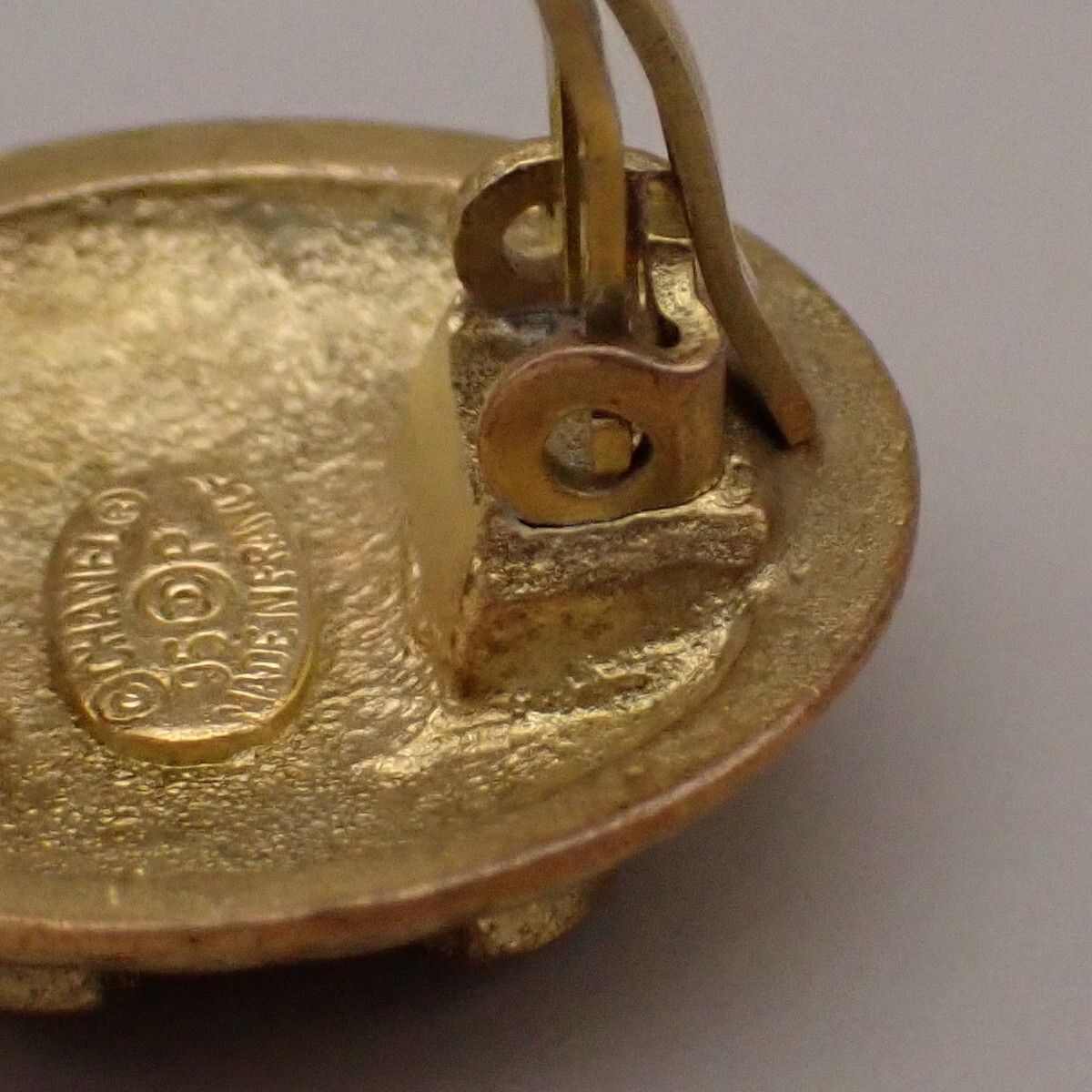 Chanel Chanel Vintage CC Round Clip-On Earrings Metal Size ONE SIZE - 7 Thumbnail