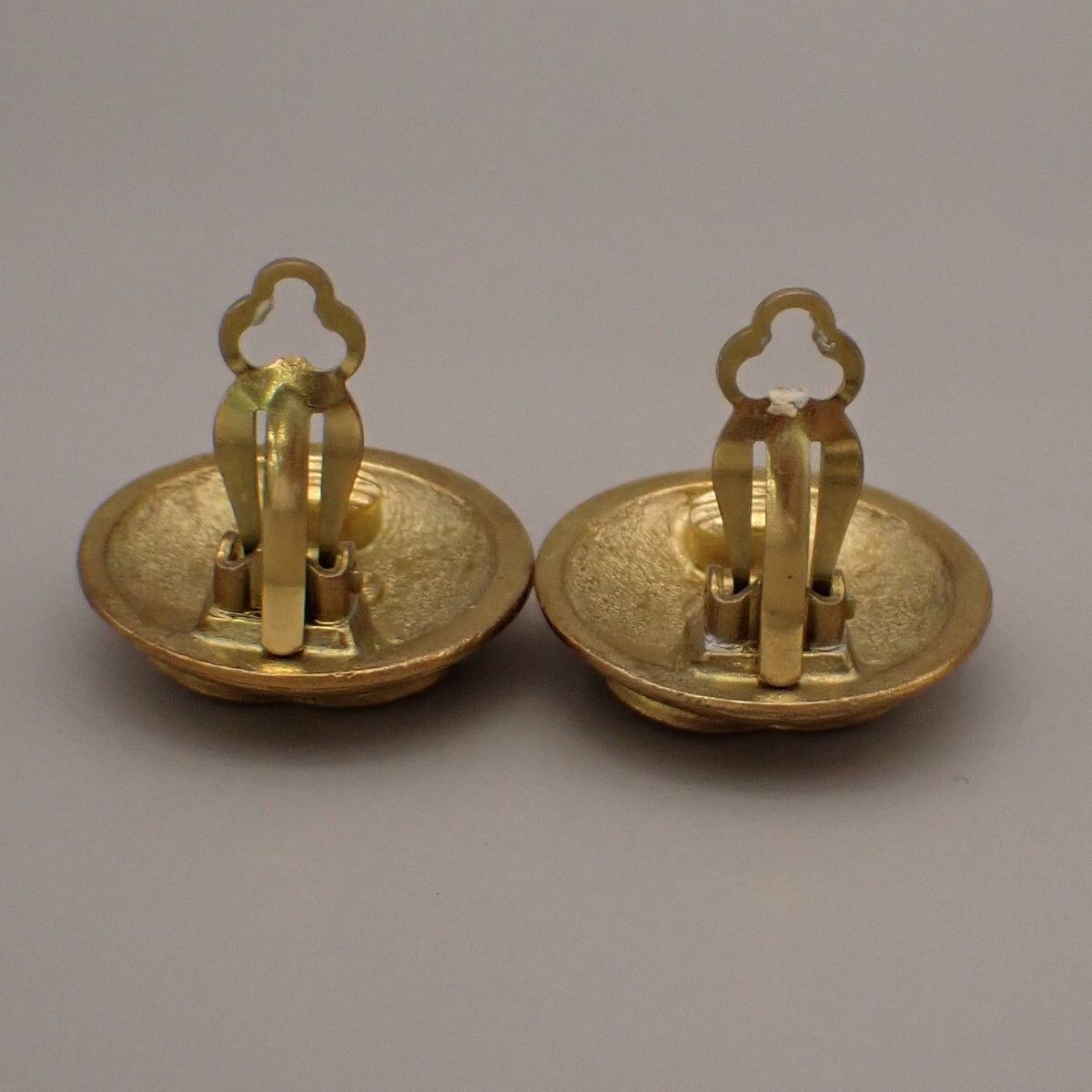 Chanel Chanel Vintage CC Round Clip-On Earrings Metal Size ONE SIZE - 2 Thumbnail