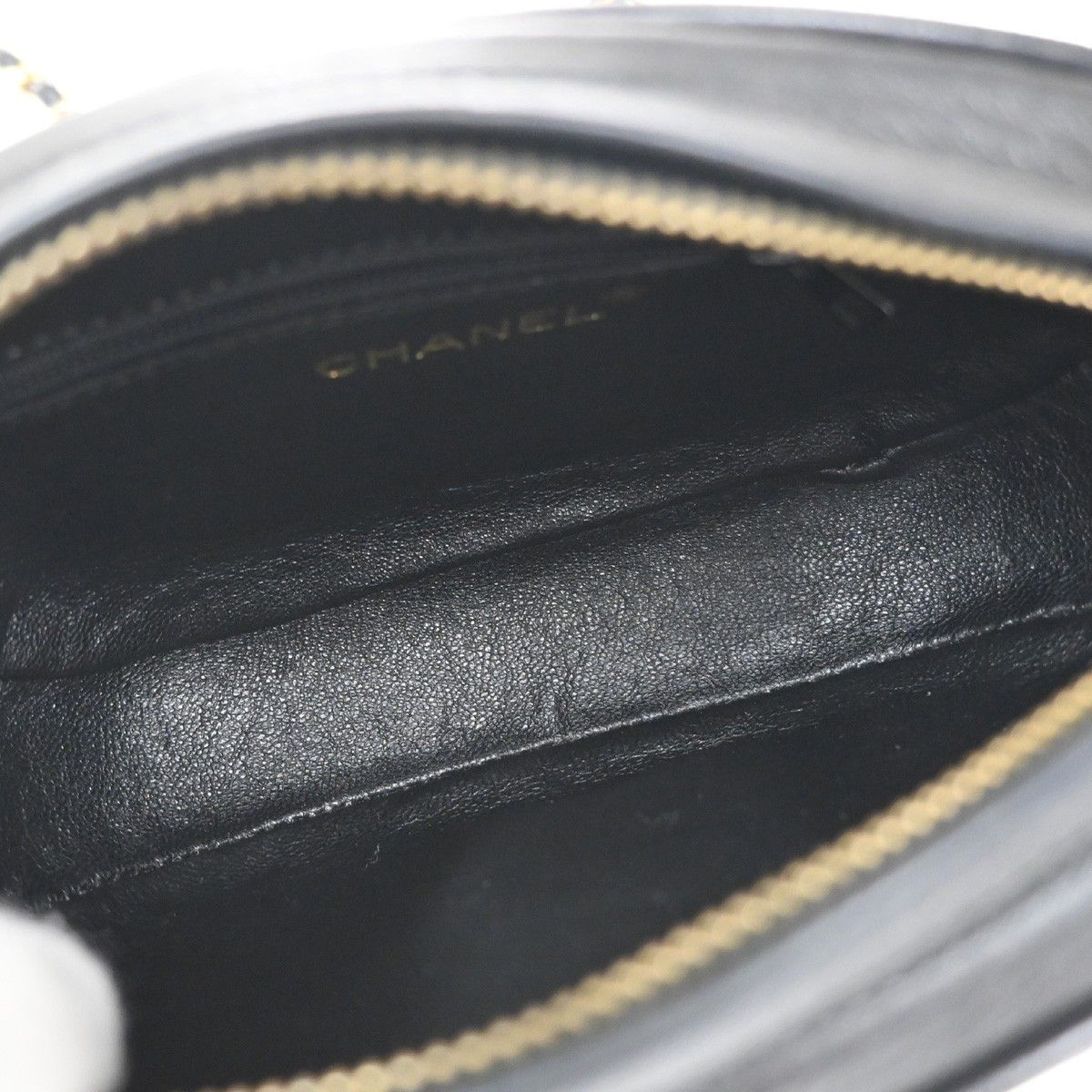 Chanel Chanel Vintage CC Oval Chain Bag Leather Size ONE SIZE - 5 Thumbnail