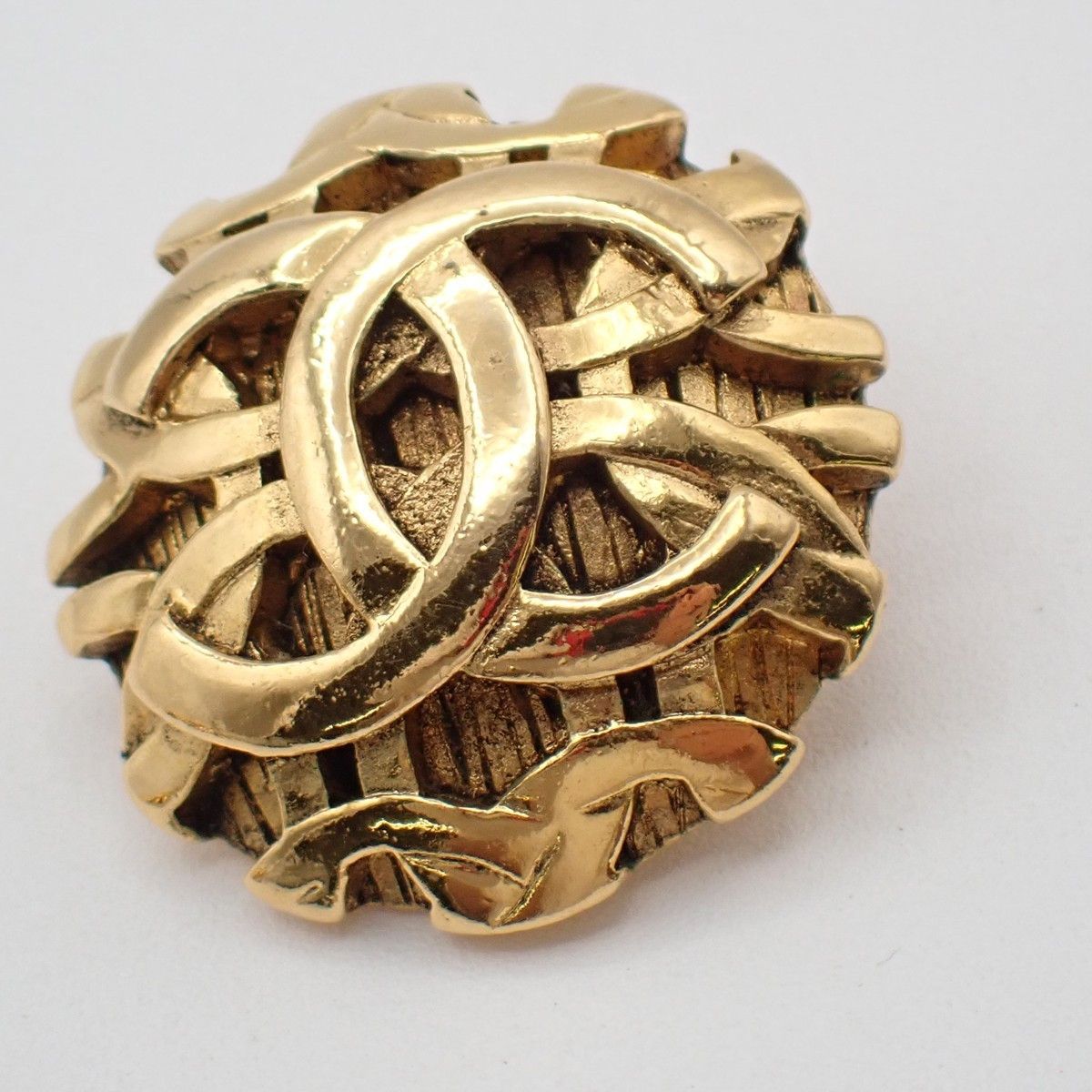 Chanel Chanel Vintage Round CC Clip-On Earrings Metal Size ONE SIZE - 4 Thumbnail