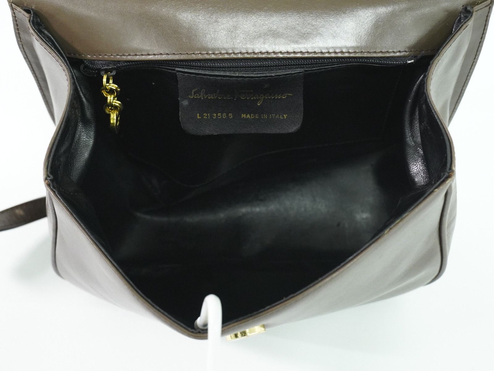 Salvatore Ferragamo Salvatore Ferragamo Gancini Shoulder Bag Leather Size ONE SIZE - 3 Thumbnail