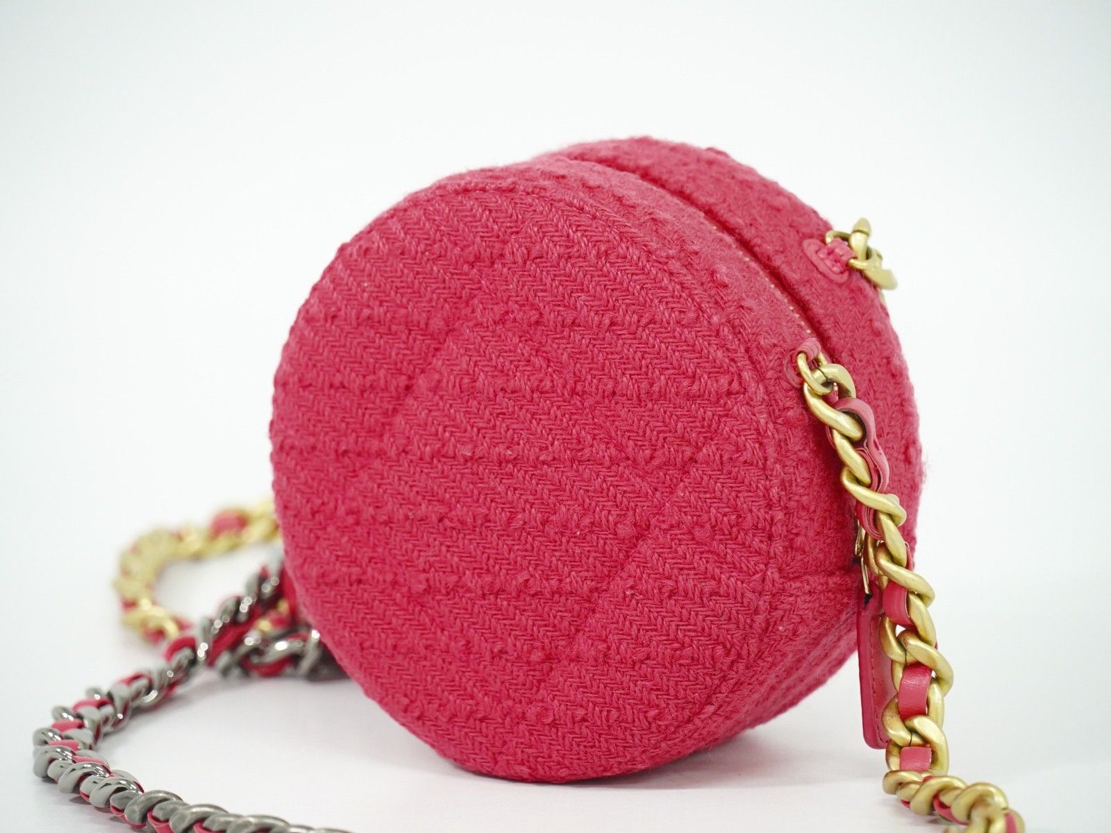 Chanel Chanel 19 Round Clutch with Chain Quilted Tweed Size ONE SIZE - 2 Thumbnail