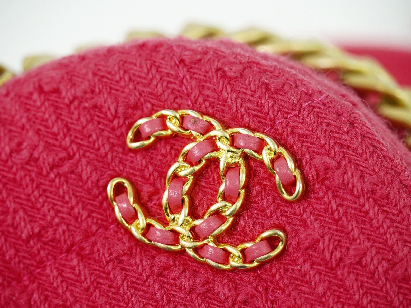 Chanel Chanel 19 Round Clutch with Chain Quilted Tweed Size ONE SIZE - 9 Thumbnail