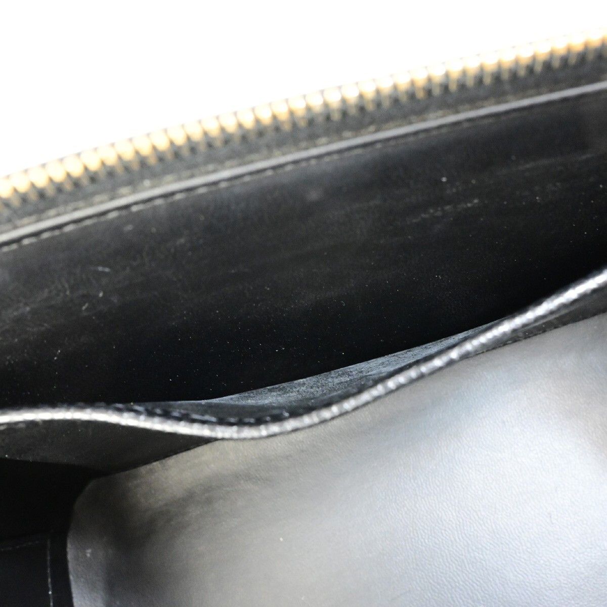 Chanel Chanel Vintage Timeless Cosmetic Case with Mirror Caviar Size ONE SIZE - 16 Thumbnail