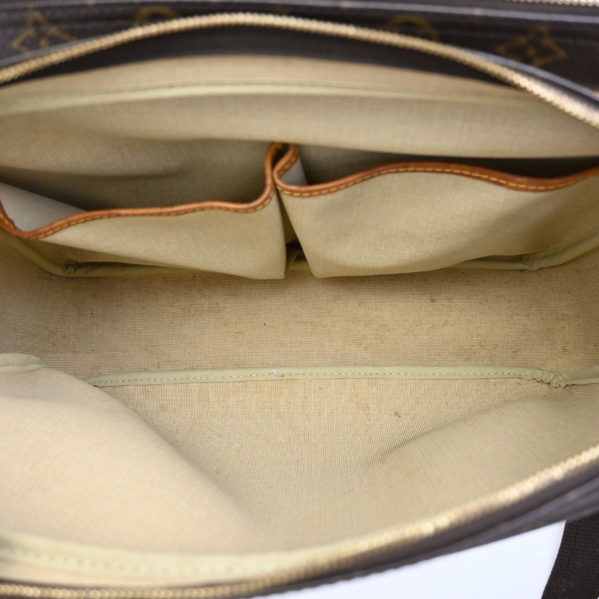 Louis Vuitton Louis Vuitton Reporter Bag Monogram Canvas Size ONE SIZE - 5 Thumbnail