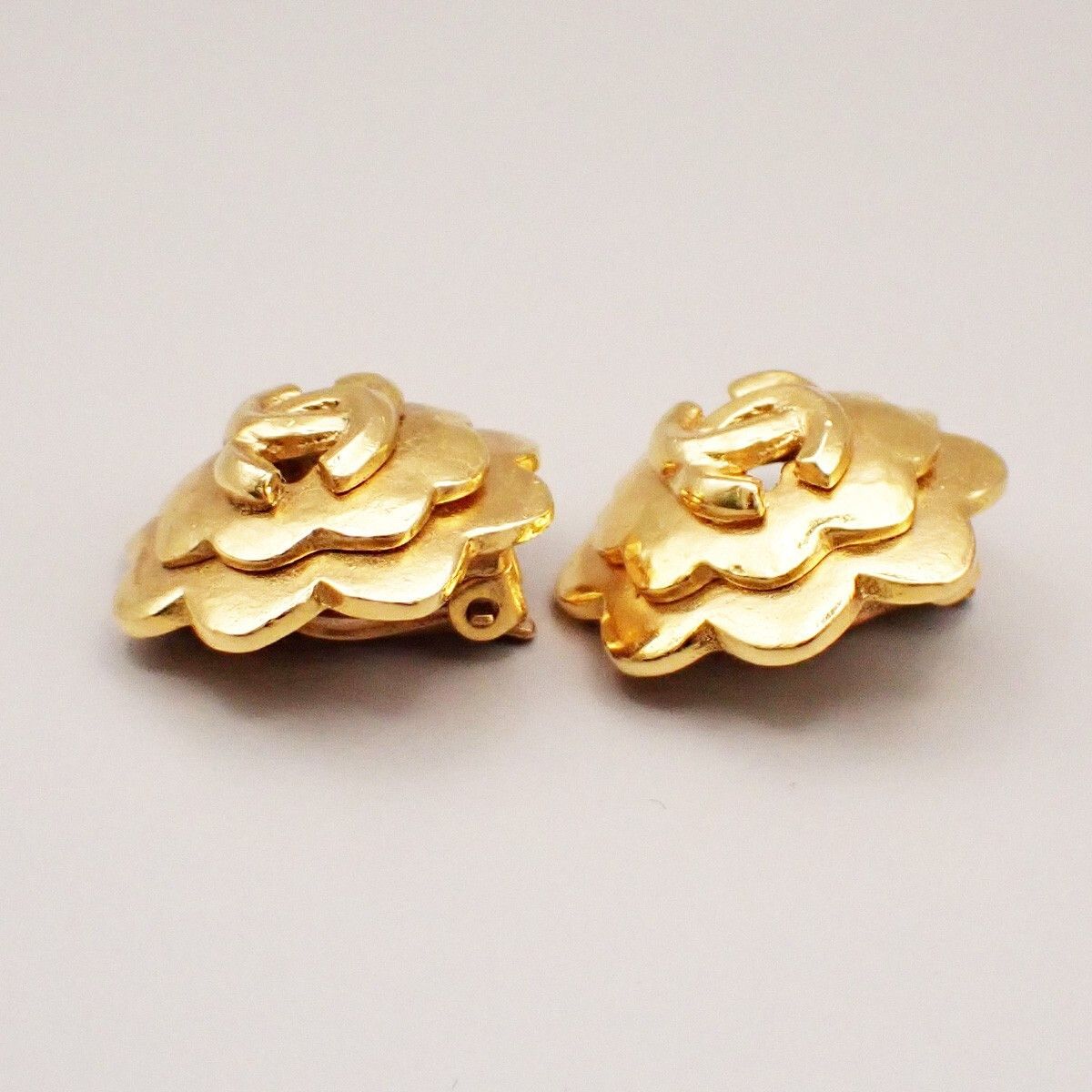Chanel Chanel Vintage Flower Clip-On Earrings Metal Size ONE SIZE - 3 Thumbnail