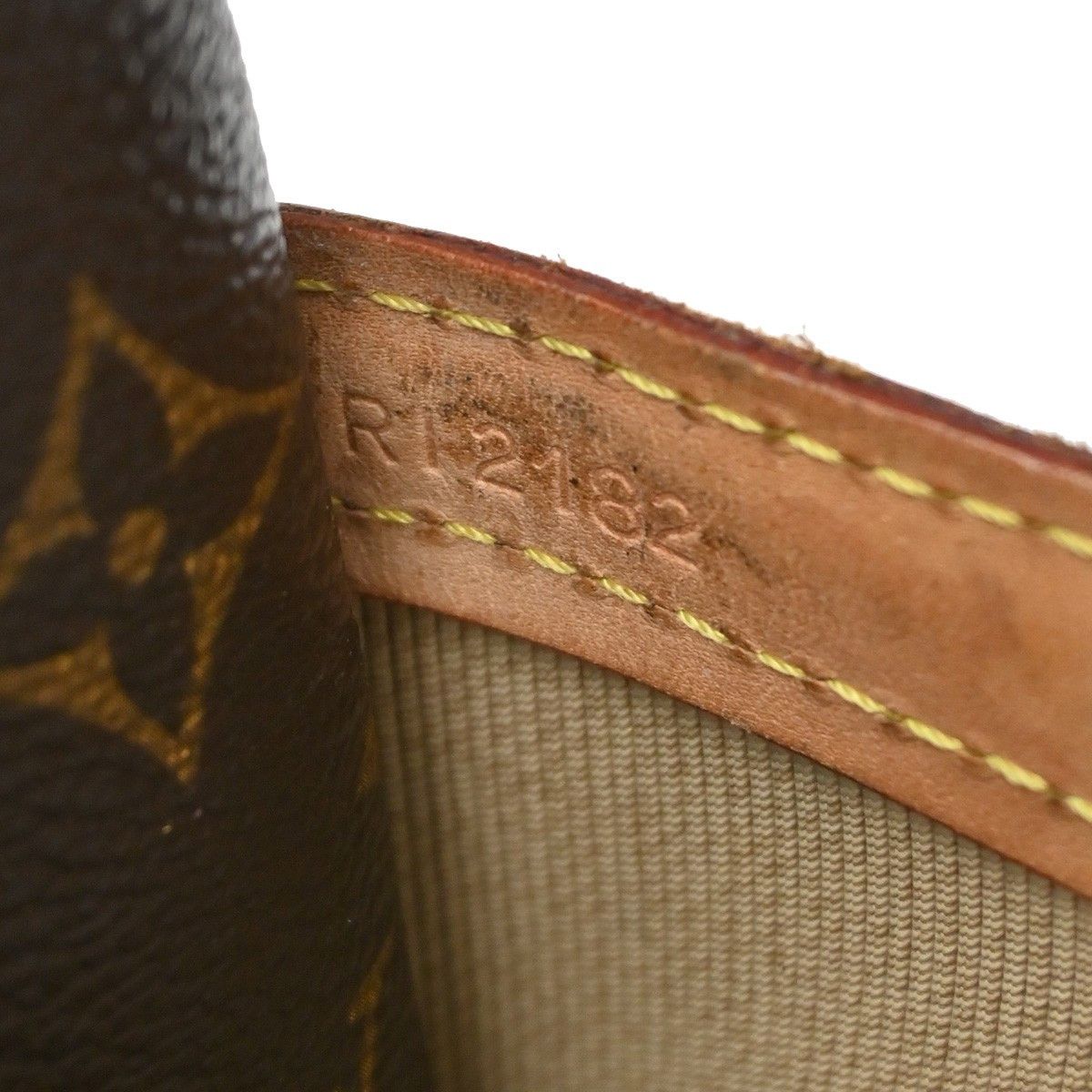 Louis Vuitton Louis Vuitton Reporter Bag Monogram Canvas Size ONE SIZE - 7 Thumbnail