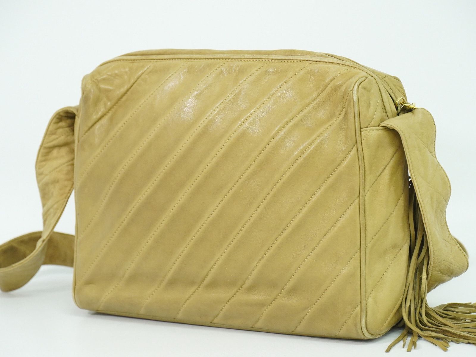 Chanel Chanel Vintage Diamond CC Camera Bag Quilted Leather Size ONE SIZE - 2 Thumbnail