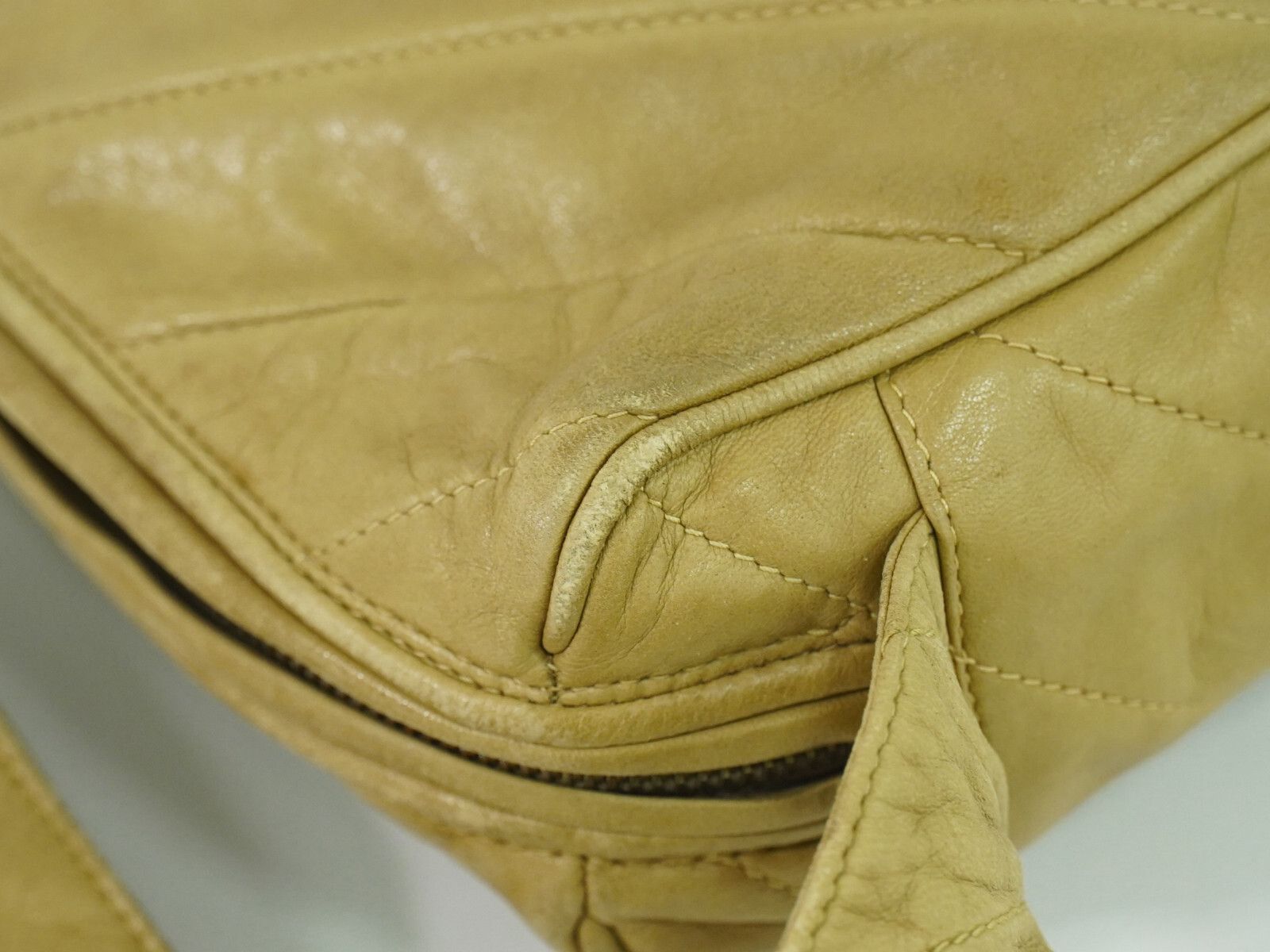 Chanel Chanel Vintage Diamond CC Camera Bag Quilted Leather Size ONE SIZE - 9 Thumbnail