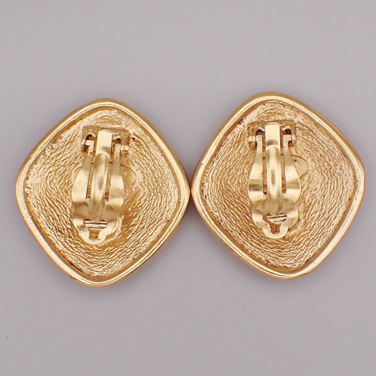Chanel Chanel Vintage CC Diamond Shape Clips-On Earrings Gold-Plated Size ONE SIZE - 2 Thumbnail