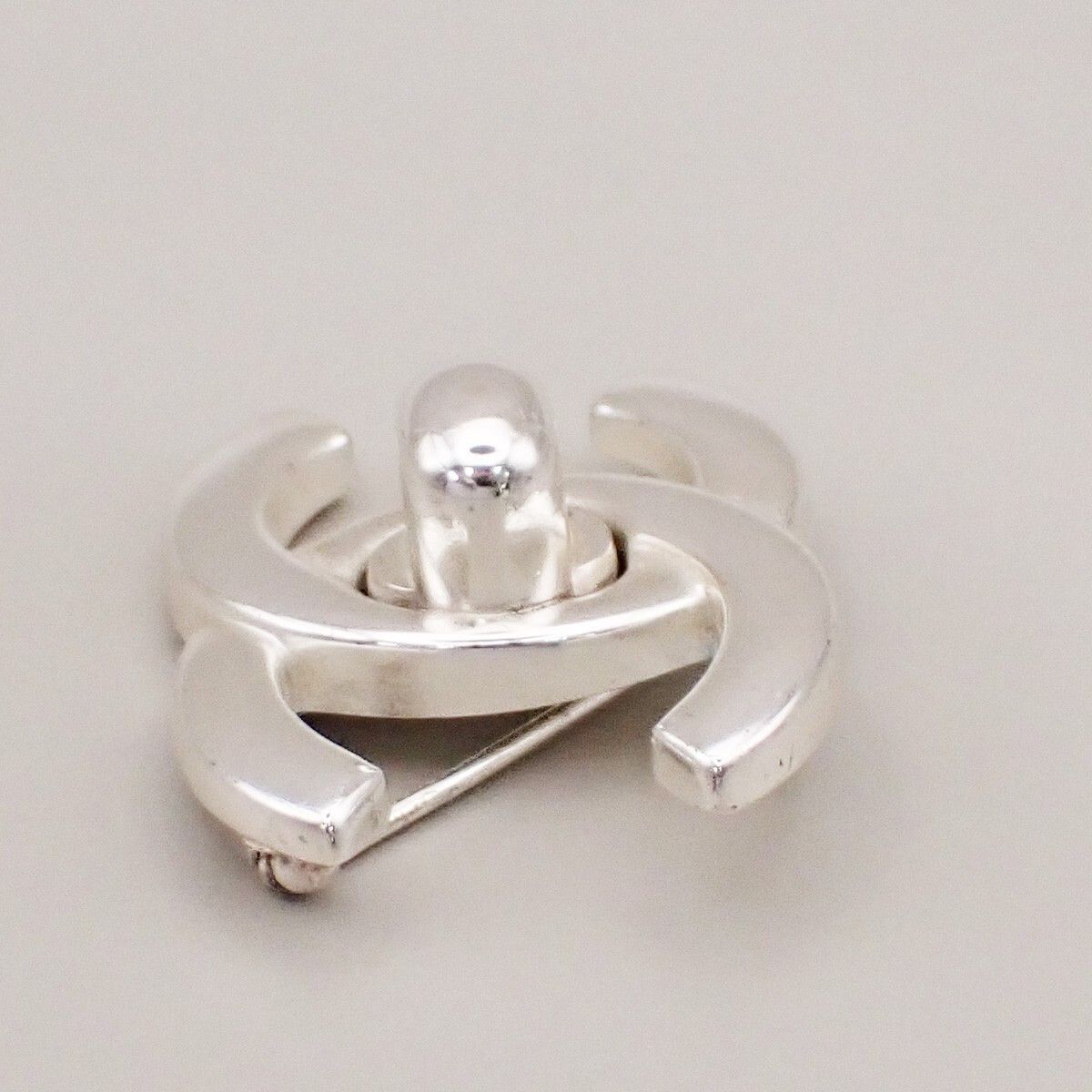 Chanel Chanel Vintage CC Turnlock Brooch Metal Size ONE SIZE - 3 Thumbnail