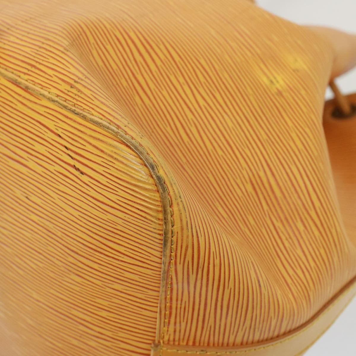 Louis Vuitton Louis Vuitton Petit Noe Handbag Epi Leather Size ONE SIZE - 11 Thumbnail