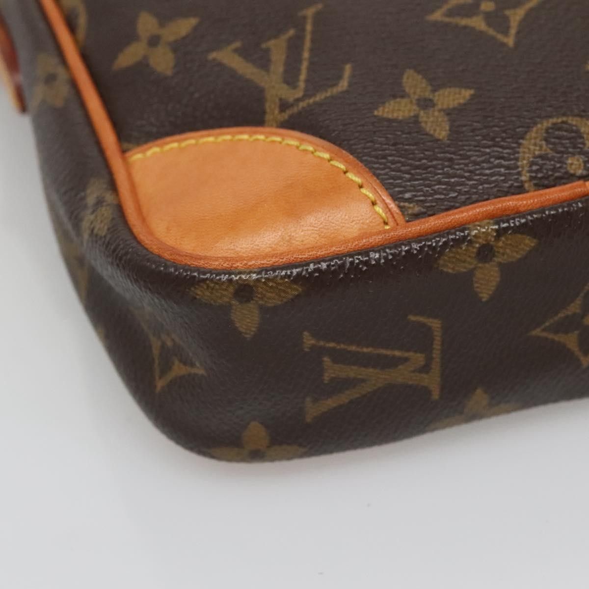 Louis Vuitton Louis Vuitton Danube 15 Crossbody Bag Monogram Canvas Size ONE SIZE - 12 Thumbnail